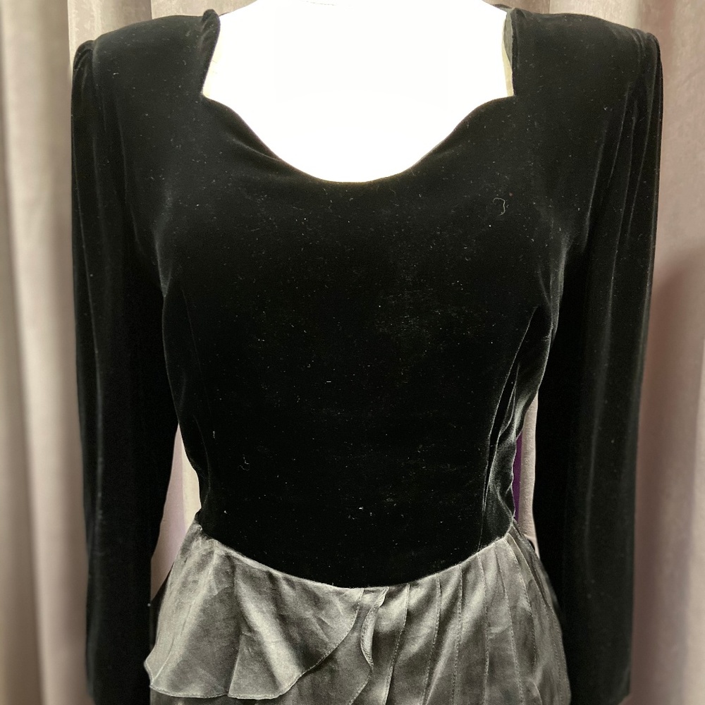 Carolina Herrera - Pleated silk-crepe gown Size 10